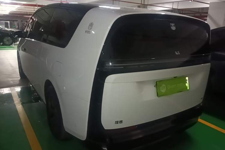 Li Auto MEGA 2025 — 4