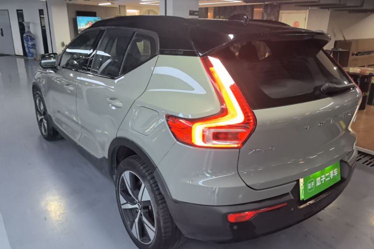 Volvo xc40 new energy 2021 — фото 4