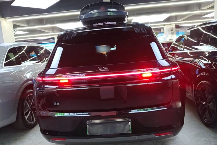 Li Auto L8 2023 — 5