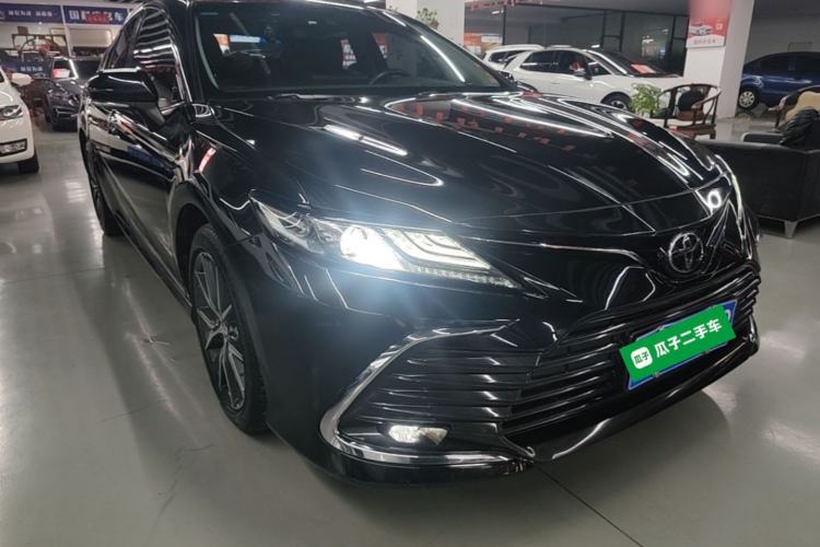 Toyota Camry 2021 — 3