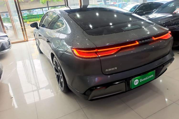Geely Galaxy E8 2025 — 4