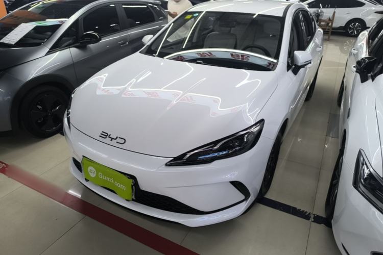 BYD Seal 05 DM-i 2025 — фото 1