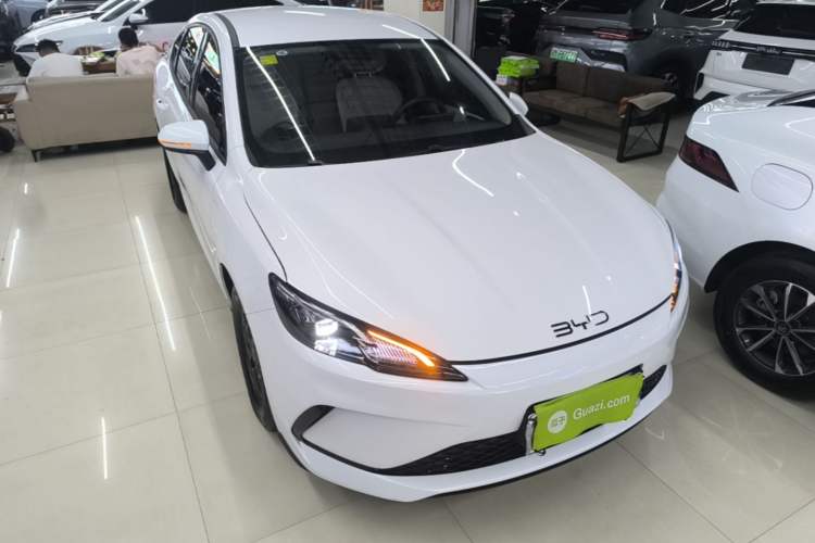 BYD Seal 05 DM-i 2025 — фото 3