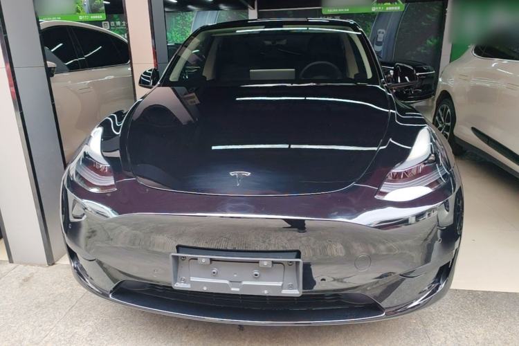 Tesla Model Y 2023 — 2
