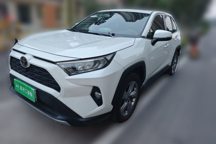 Toyota RAV4 2020 — фото 1