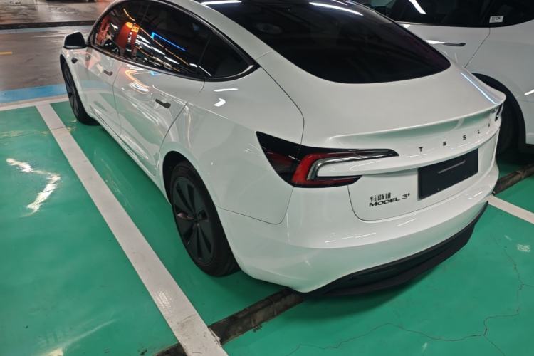 Tesla Model 3 2023 — 4