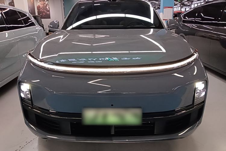 Li Auto L8 2025 — 2