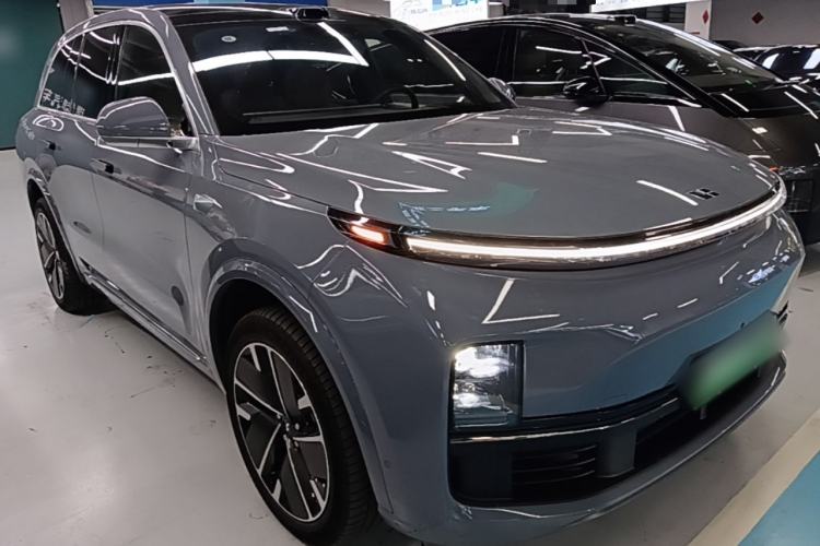 Li Auto L8 2025 — 3
