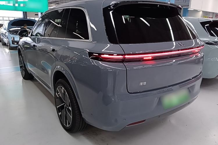 Li Auto L8 2025 — 4
