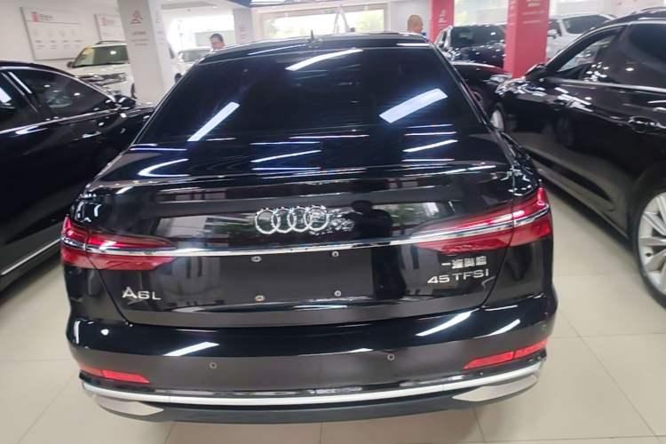 Audi A6 2023 — фото 5