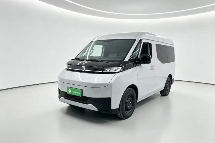 Farizon super van 2025 — фото 1