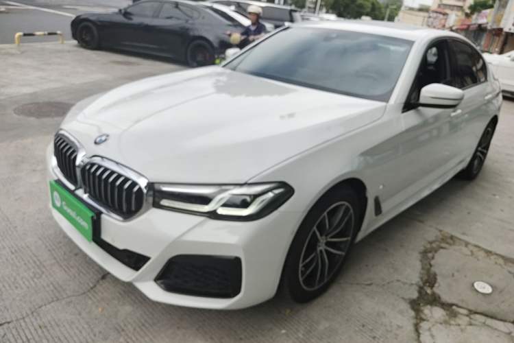 BMW 5 series 2022 — фото 1