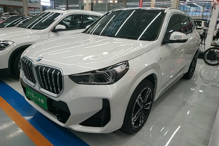 BMW X1 2023 — фото 1