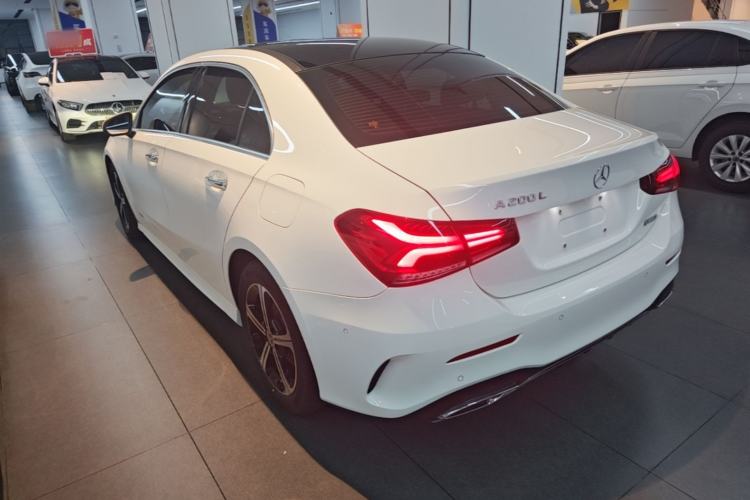 Mercedes-Benz A 200 L 2022 — фото 4