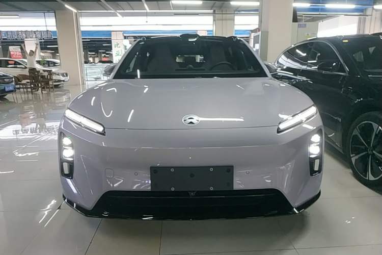 NIO ET5T 2025 — 2