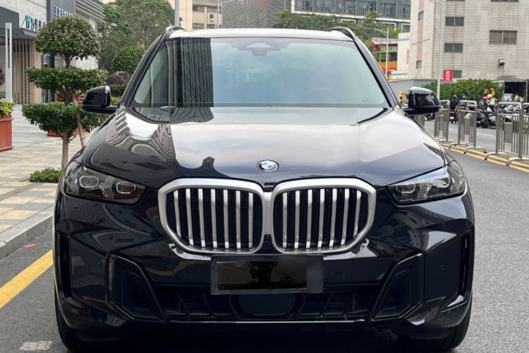 BMW X5 2023 — 2