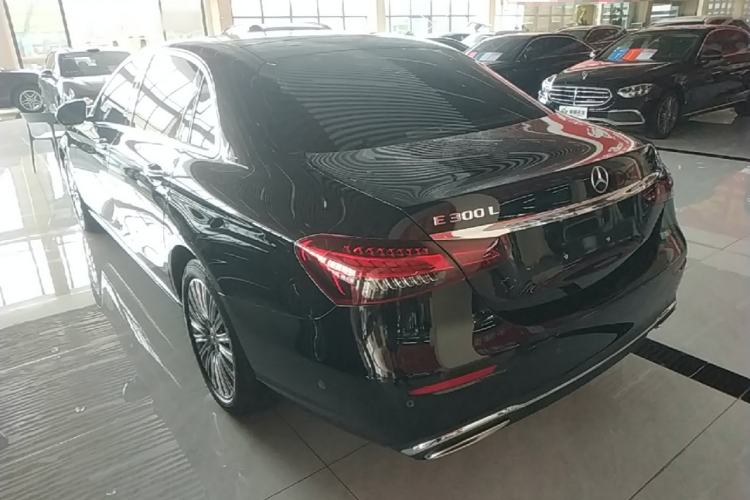 Mercedes-Benz E 300 L 2022 — 4