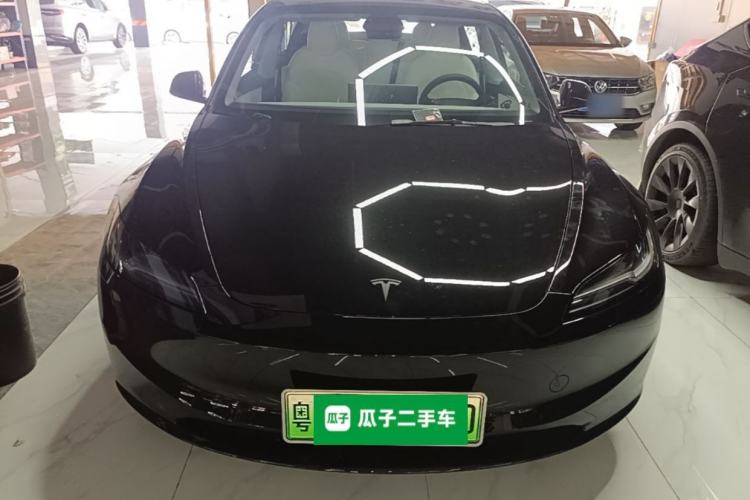 Tesla Model 3 2025 — 2