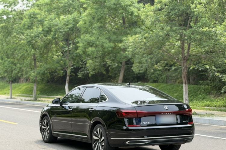 Volkswagen Passat 2024 — фото 4
