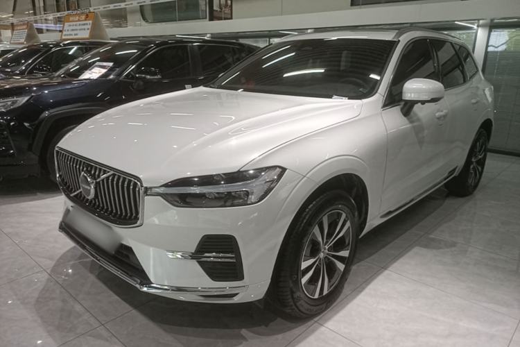 Volvo XC60 2024 — фото 1