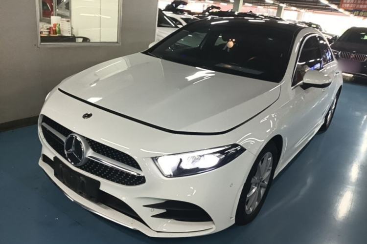Mercedes-Benz A 200 L 2020 — фото 1