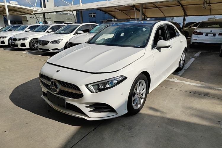 Mercedes-Benz A 200 L 2021 — фото 1