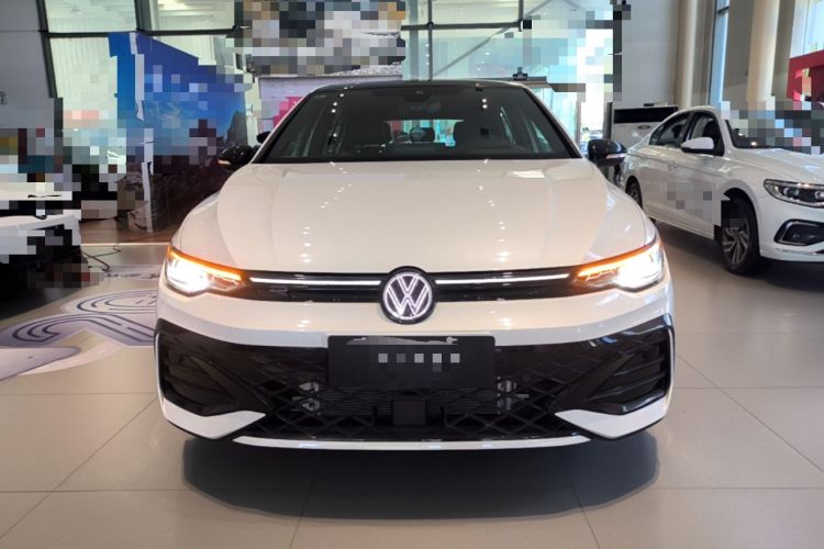 Volkswagen Golf 2025 — 2