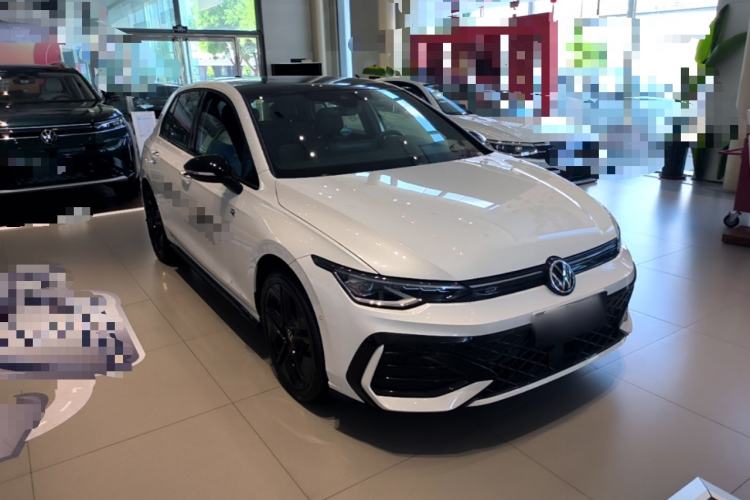 Volkswagen Golf 2025 — 3