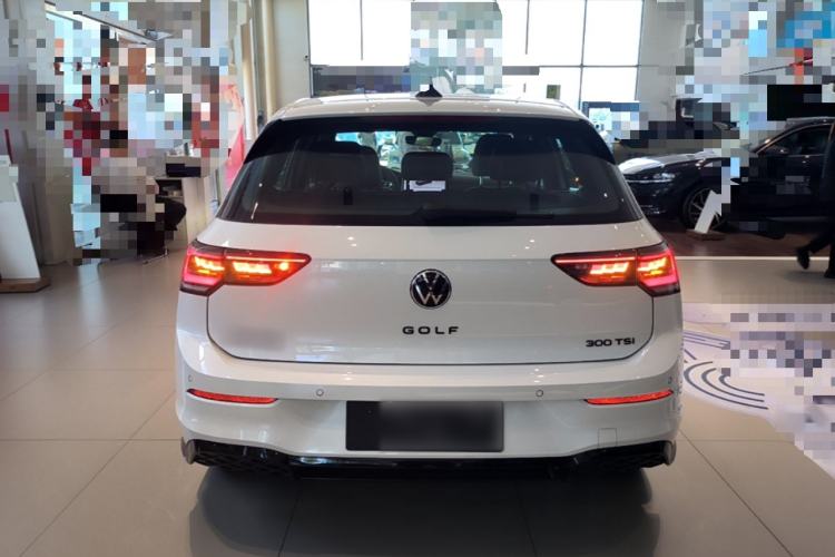 Volkswagen Golf 2025 — 5