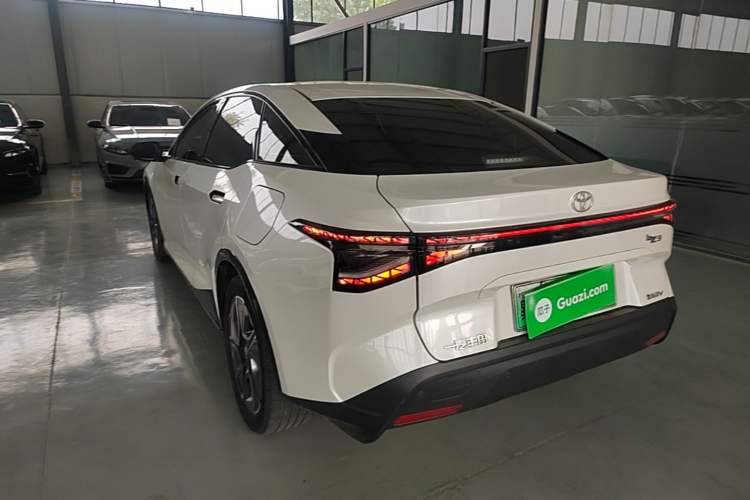 Toyota bZ3 2024 — 4