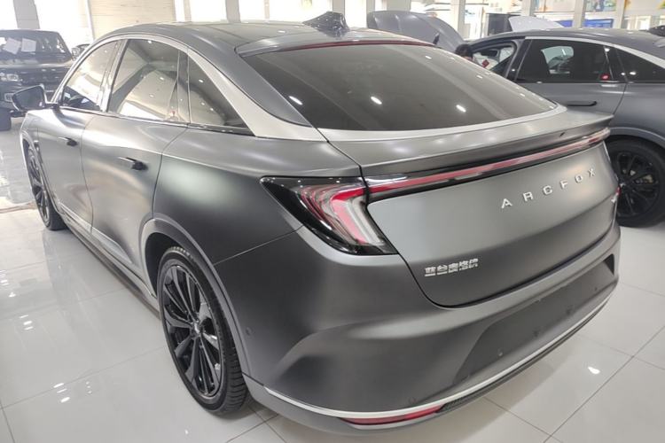 Arcfox Alpha S 2022 — 4