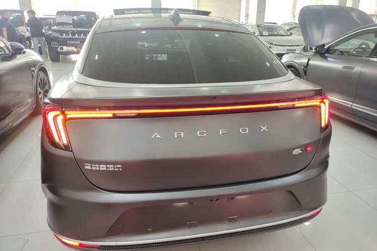 Arcfox Alpha S 2022 — 5