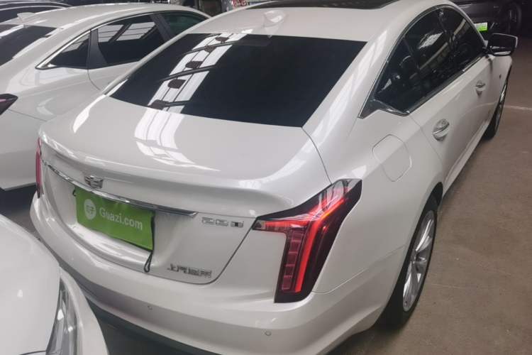 Cadillac CT5 2023 — 5
