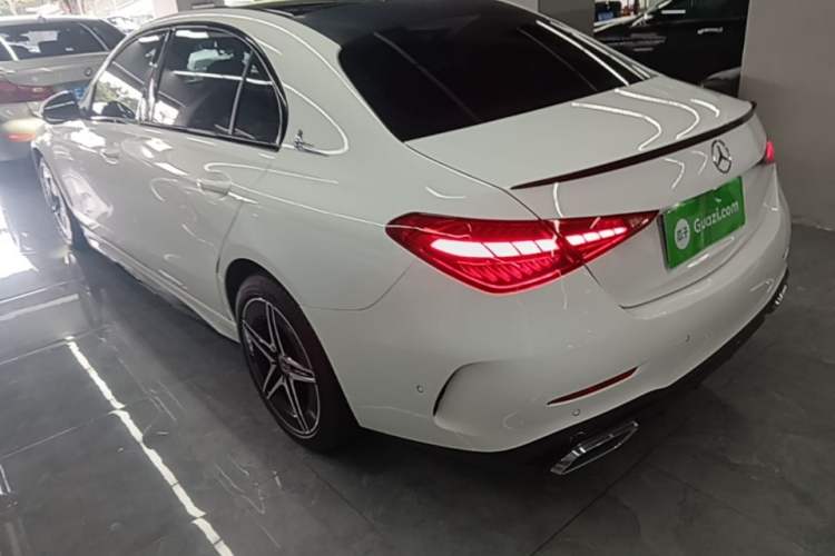Mercedes-Benz C 260 L 2023 — фото 4