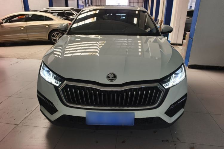 Skoda octavia 2023 — фото 2