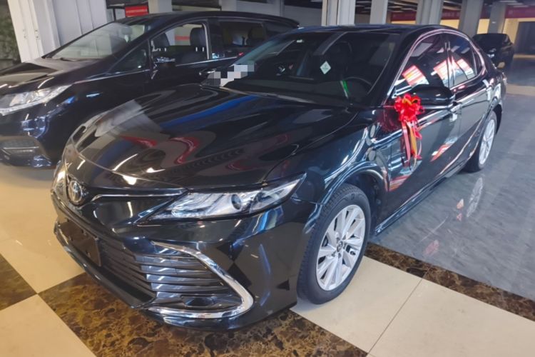 Toyota Camry 2021 — фото 1