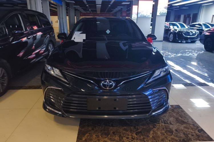 Toyota Camry 2021 — фото 2