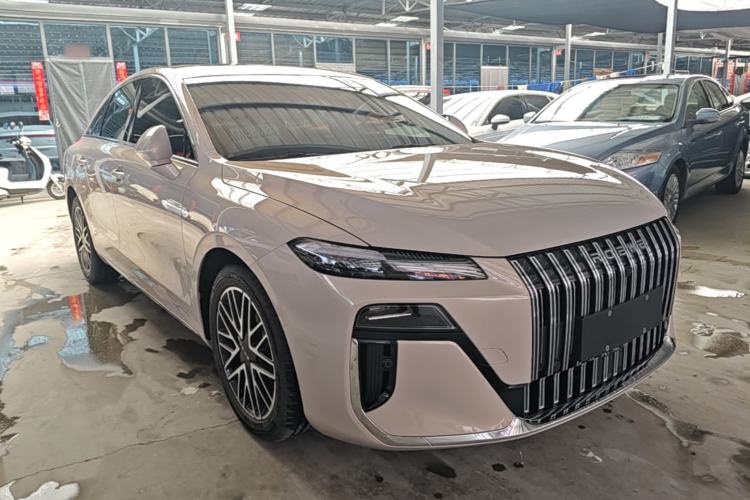 Roewe M7 2025 — 3