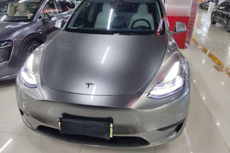 Tesla Model Y 2023 — 2