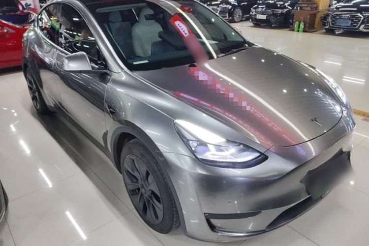Tesla Model Y 2023 — 3