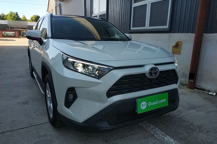 Toyota RAV4 2023 — 3
