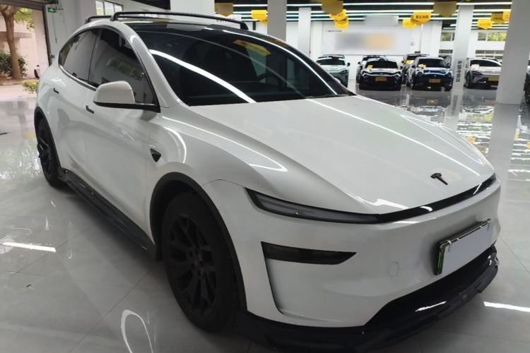Tesla Model Y L 2025 — фото 3