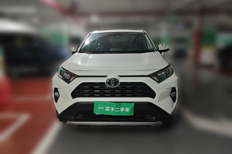 Toyota RAV4 2020 — фото 2