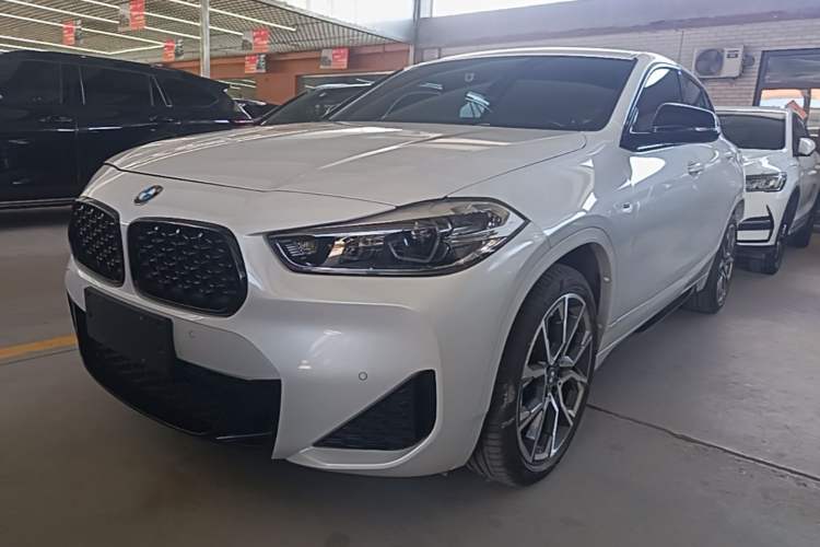 BMW x2 2022 — фото 1