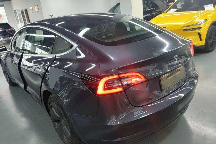 Tesla Model 3 2020 — 4