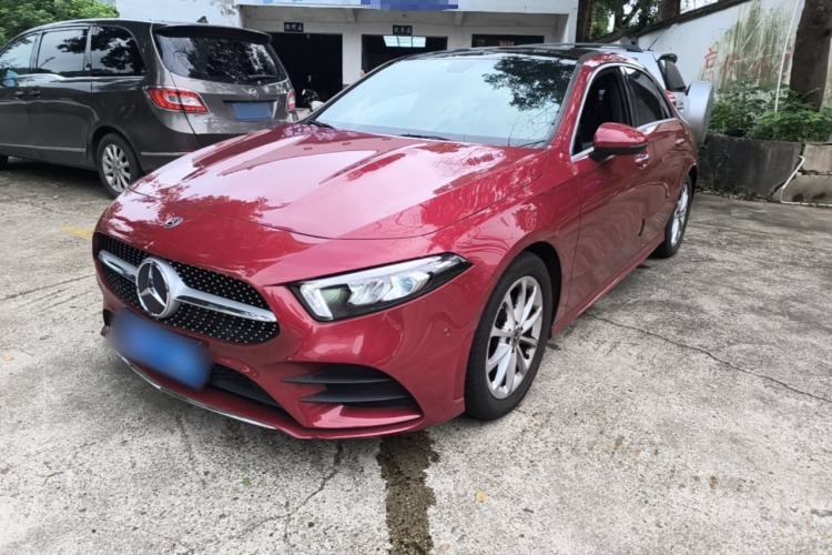 Mercedes-Benz A 200 L 2020 — фото 1