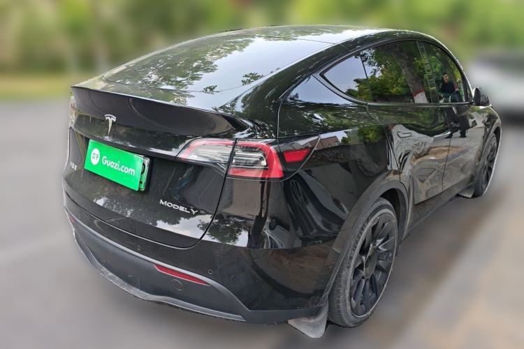 Tesla Model Y 2022 — 4
