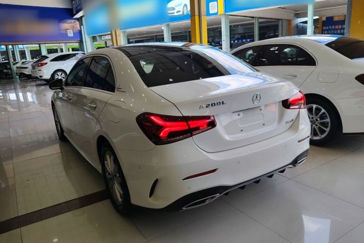 Mercedes-Benz A 200 L 2021 — фото 4