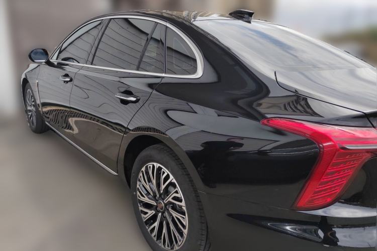 Hongqi H5 2025 — 4