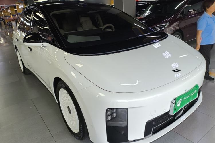 Li Auto i8 2025 — 3